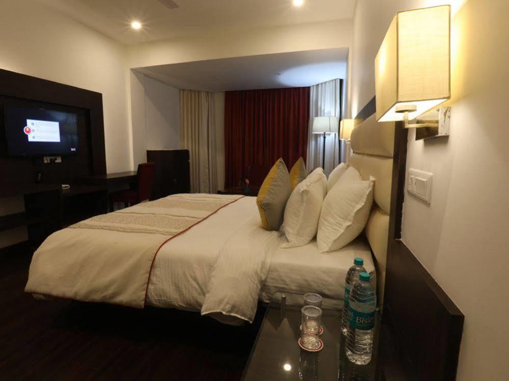 Hotel Natraj Rishīkesh Exterior foto