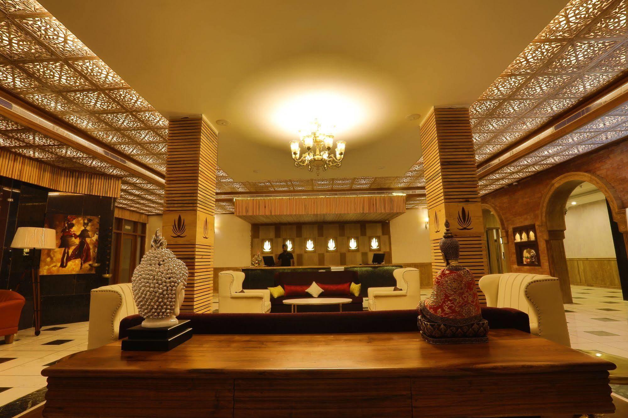 Hotel Natraj Rishīkesh Exterior foto