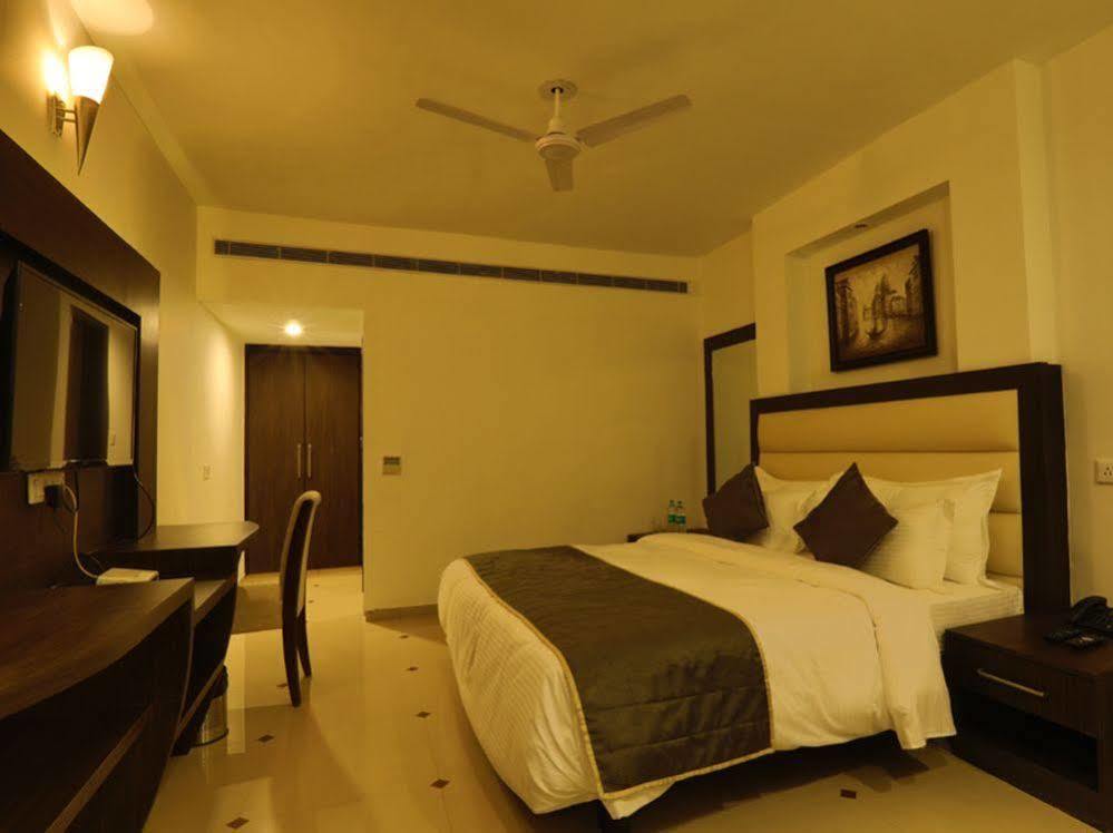 Hotel Natraj Rishīkesh Exterior foto